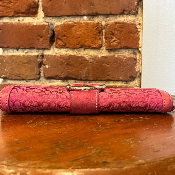 Coach Soho Buckle Signature Wallet Clutch Y2K Barbie Pink Jacquard Leather Flap - Picture 8 of 16